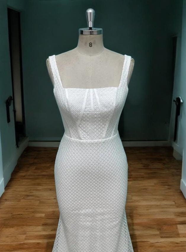 Robe de mariée en dentelle à sequins | Robe de mariée à col carré avec traîne | Tenue de mariage élégante