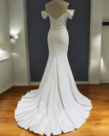 Elegant Off-Shoulder Mermaid Wedding Dress | Detachable Sleeves | Modern Bridal Gown with Train