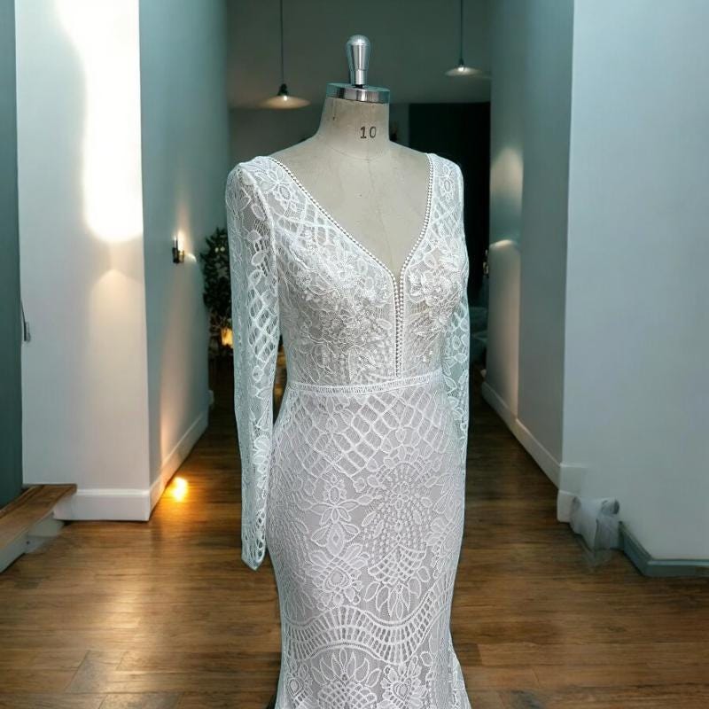 Robe de mariée en dentelle à manches longues | Robe de mariée dos nu | Robe sirène en dentelle avec traîne