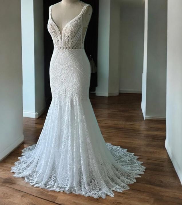 Bohemian Lace Wedding Dress | Deep V-Neck Mermaid Gown | Sleeveless Bridal Dress