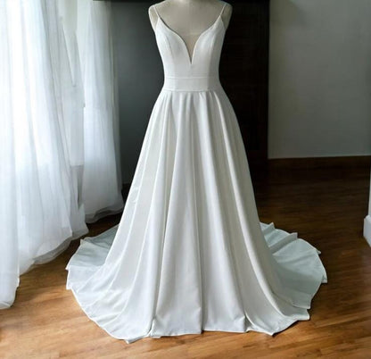 Classic A-Line Wedding Dress with Pockets | Sleeveless Bridal Gown with Train | V-Neck Satin Wedding Dress